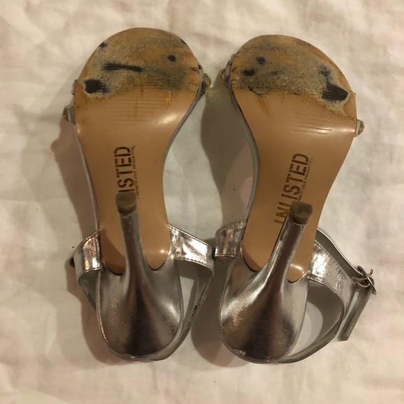 Unlisted Silver and Gold 3” Heels Size 6.5 - Picture 4 of 6